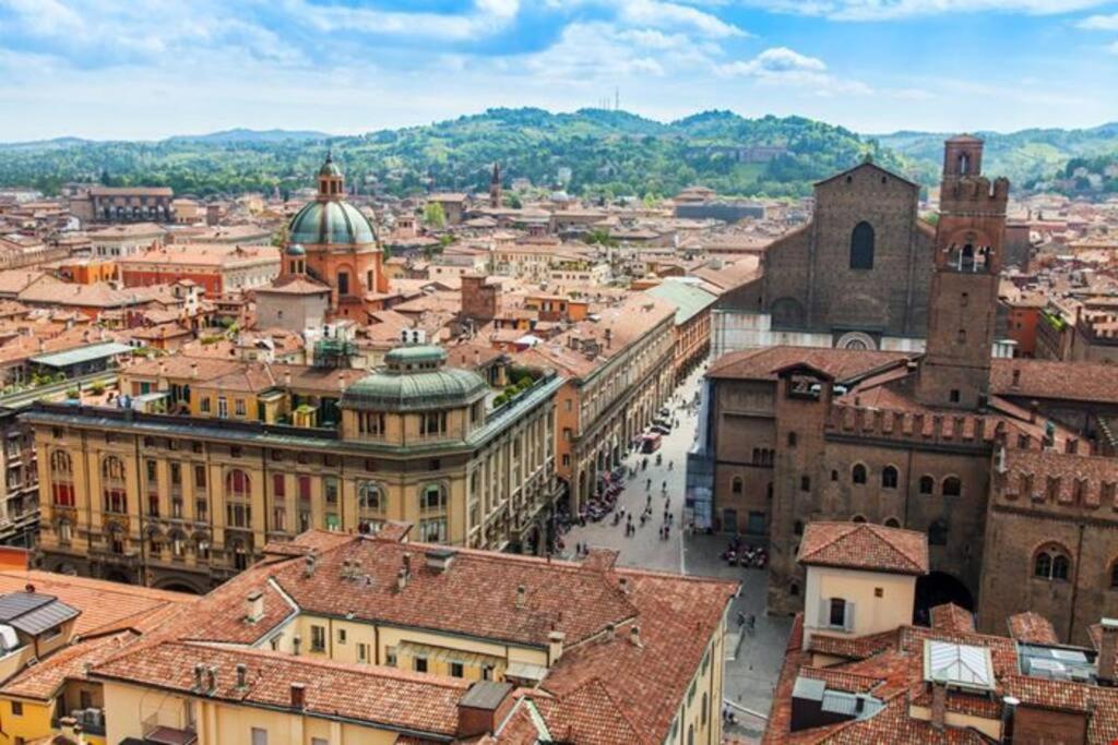 Apartment Isaia - 10 Minutes From Piazza Maggiore Bologna Exterior foto